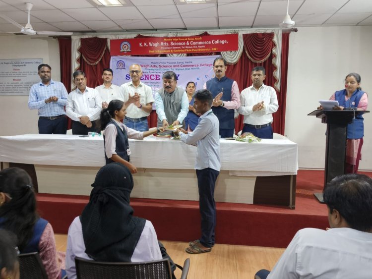 राष्ट्रीय विज्ञान दिन कार्यक्रमात विकसित भारतासाठी विज्ञान तंत्रज्ञानाची कास धरा असे प्रा. डॉ. वसंत निकम यांचे प्रतिपादन