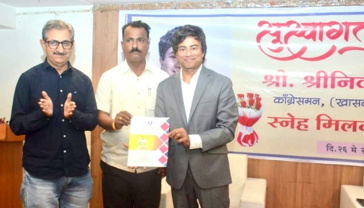 डॉक्टर शहाणे बंधूंच्या पुस्तकाचे अमेरिकेतील खासदार डॉ. ठाणेदार यांच्या हस्ते प्रकाशन