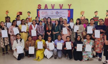 सेवी स्कूल ऑफ डिझाईन अँड टेक्नॉलॉजी  महाविद्यालयात प्रोफेशनल टेलरिंग कोर्स चे मोफत प्रशिक्षण