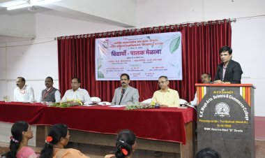 विद्यार्थ्यांनी करिअर करताना ए आणि बी प्लॅन तयार ठेवावा. विद्यार्थ्यांनी कौशल्य आधारित शिक्षणावर भर देऊन स्वतःला सिद्ध करावे.