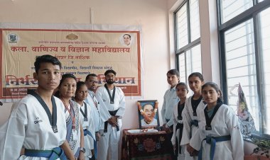 सिन्नर व्ही एन नाईक महाविद्यालयात निर्भय कन्या अभियान उपक्रम अंतर्गत विद्यार्थ्यांना स्वसंरक्षण प्रशिक्षण