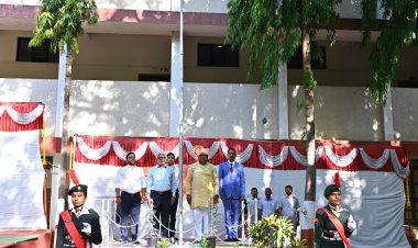 कर्मवीर गणपत दादा मोरे कला वाणिज्य आणि विज्ञान महाविद्यालयात महाराष्ट्र दिन ध्वजारोहण समारंभ संपन्न...