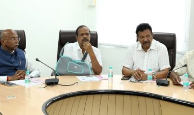 मराठा समाजातील लग्न समारंभातील खर्चावर आळा घालण्यासाठी नाशिकमध्ये संयुक्त पत्रकार परिषद