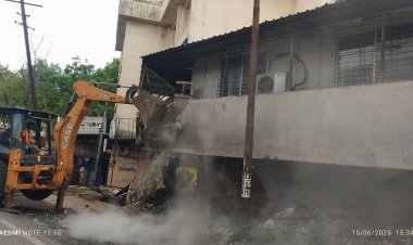 द्वारका ते मुंबई नाका परिसरात अतिक्रमणावर मोठी कारवाई