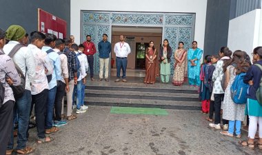 प्रथम वर्षाच्या विद्यार्थ्यांचे सिन्नर कॉलेजमध्ये गुलाबपुष्पांनी स्वागत