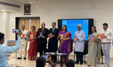डॉ. राम कुलकर्णी व सौ. नीता कुलकर्णी यांच्या पाच पुस्तकांचे प्रकाशन