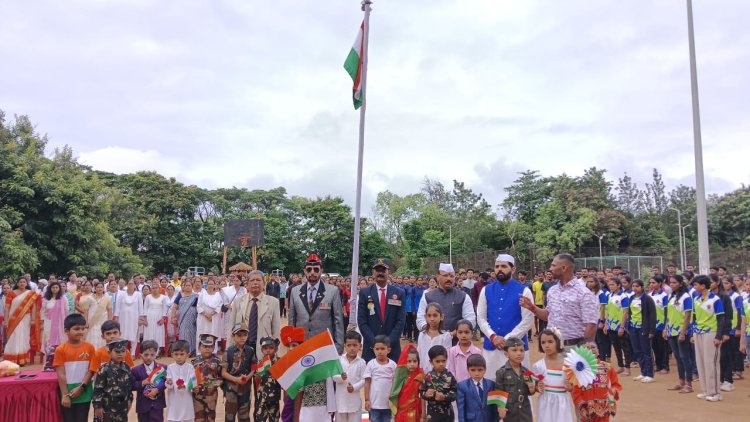 उत्तुंग झेप फाउंडेशनतर्फे व छत्रपती फाउंडेशन यांच्या संयुक्त विद्यमाने शिखरेवाडी मैदानात स्वातंत्र्य दिन उत्साहात साजरा