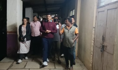 मुख्य कार्यकारी अधिकारी ओमकार पवार यांच्याकडून निफाड येथील पूर परिस्थितीची पाहणी