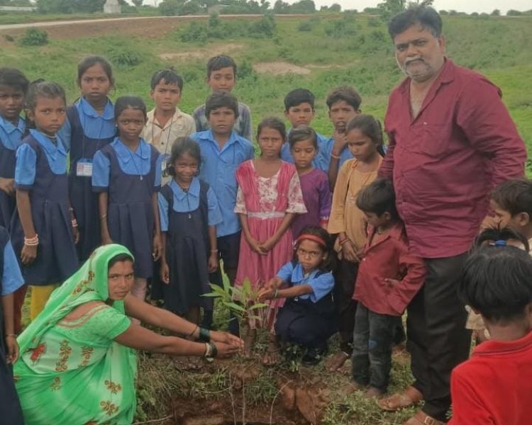 ७० हजारांचे उद्दिष्ट – ७७ हजार झाडांची लागवड करून नाशिक शिक्षण विभागाची उद्दिष्टपूर्ती