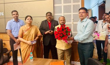 महाराष्ट्र राज्य अनुसूचित जाती आयोगाचे अध्यक्ष मा. श्री. आनंदराव अडसूळ यांनी घेतला जिल्हा परिषदेचा आढावा