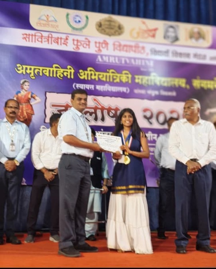 के.व्ही.एन. नाईक महाविद्यालय सिन्नर येथील विद्यार्थिनीची विद्यापीठ स्तरीय जल्लोष 2025 मध्ये मेहंदी स्पर्धेत उत्कृष्ट कामगिरी करून राज्यस्तरीय स्पर्धेसाठी निवड