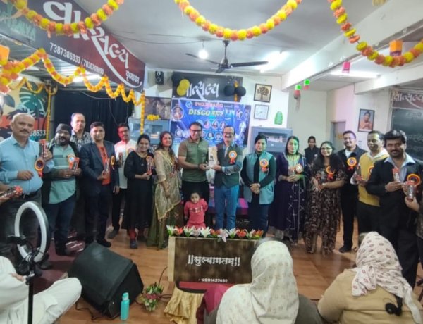 स्वररंग इव्हेंट  प्रस्तुत ' डिस्को बहार '  सांगितिक मेजवानीत आजी आजोबा दंग .....