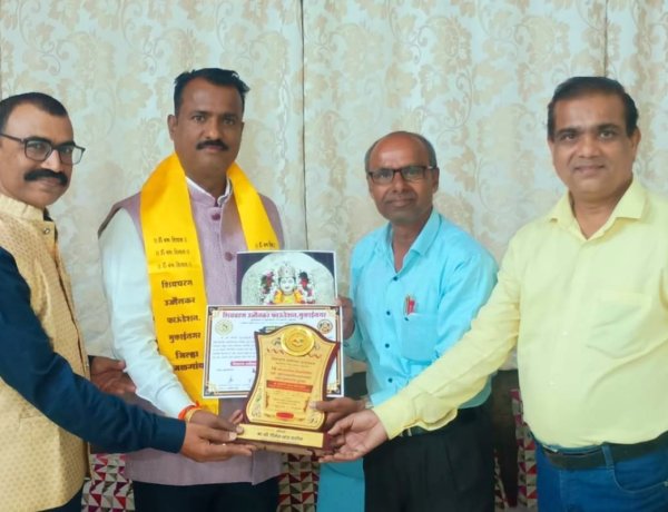 तापी पूर्णा राज्यस्तरीय आदर्श प्राध्यापक पुरस्कार डॉ. कृष्णा शहाणे यांना प्रदान