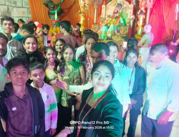 नाईक महाविद्यालय सिन्नर येथील विद्यार्थ्यांनी शिवजयंतीच्या निमित्ताने किल्ले विश्रामगड येथे भेट देऊन राबवली स्वच्छता मोहीम.