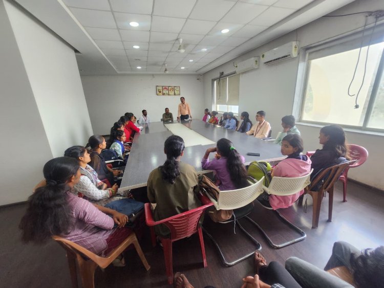 सिन्नर नगर पालिका येथे विद्यार्थ्यांची शैक्षणिक भेट