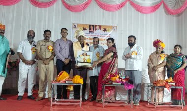 डॉ. राजेंद्र जाधव यांना  स्वातंत्र्यवीर सावरकर गौरव पुरस्कार प्रदान