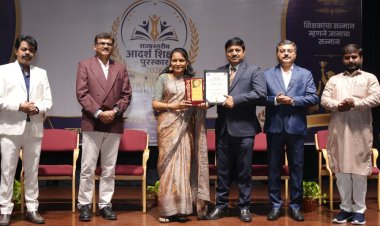 डॉ. ज्योती गायकवाड यांना 'राज्यस्तरीय आदर्श शिक्षक 2026' या पुरस्काराचे सिम्बॉयसिस कॉलेज पुणे येथे वितरण...