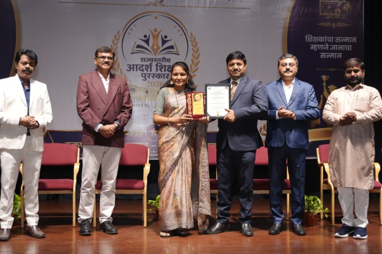 डॉ. ज्योती गायकवाड यांना 'राज्यस्तरीय आदर्श शिक्षक 2026' या पुरस्काराचे सिम्बॉयसिस कॉलेज पुणे येथे वितरण...